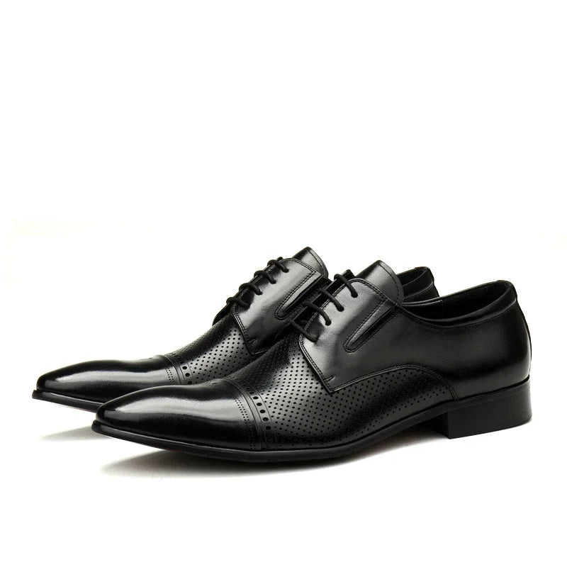 Black lace-up oxford leather shoes with perforated toe and wingtip detail