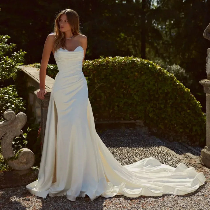 Graceful Detachable Train Wedding Dress