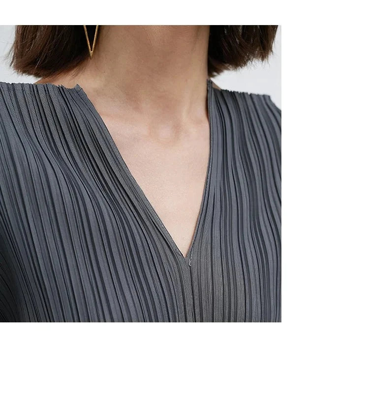 Small V-Neck Pleated Tops