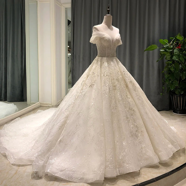 Romantic Sweetheart Neck Wedding Dress