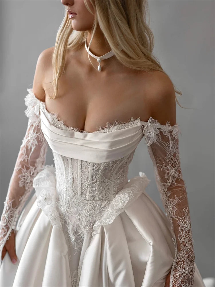 Delightful Lace-Up Back Wedding Dress
