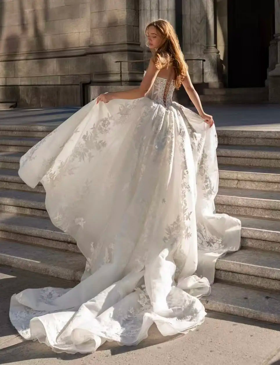 Exquisite A-Line Appliques Bridal Dress