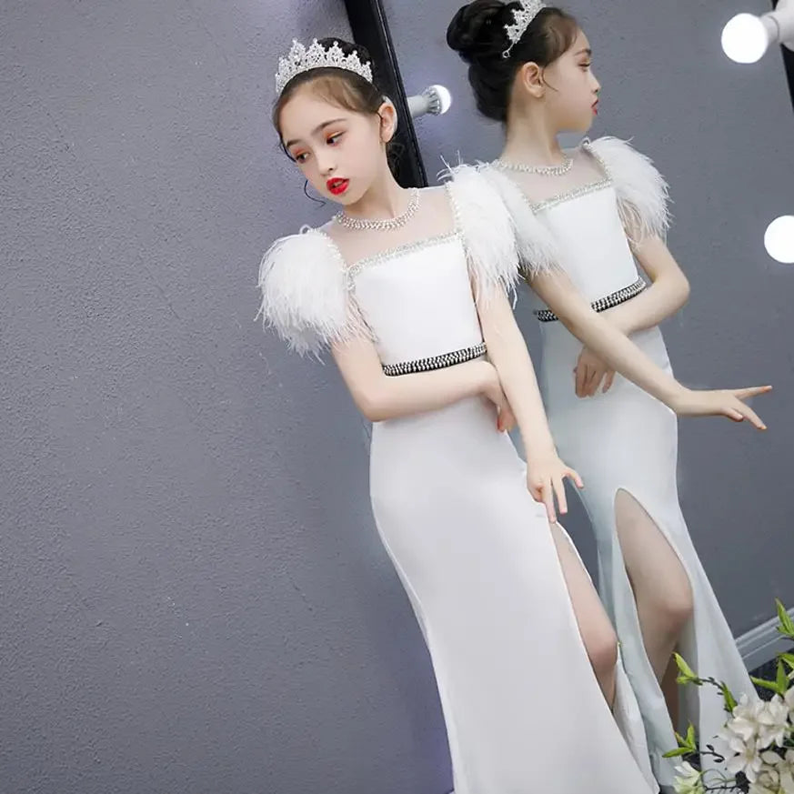 Beautiful Sleeveless Girl&