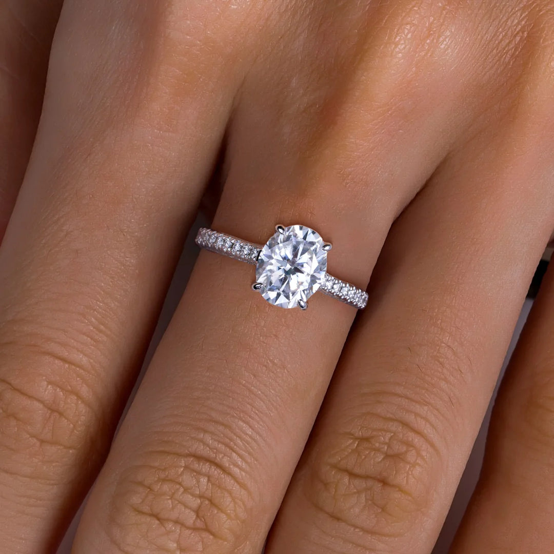 Luxury Oval Cut Moissanite Ring