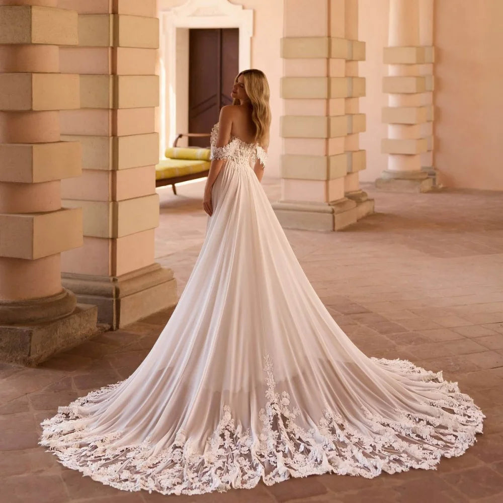 Luxury Sweetheart Applique Wedding Dress