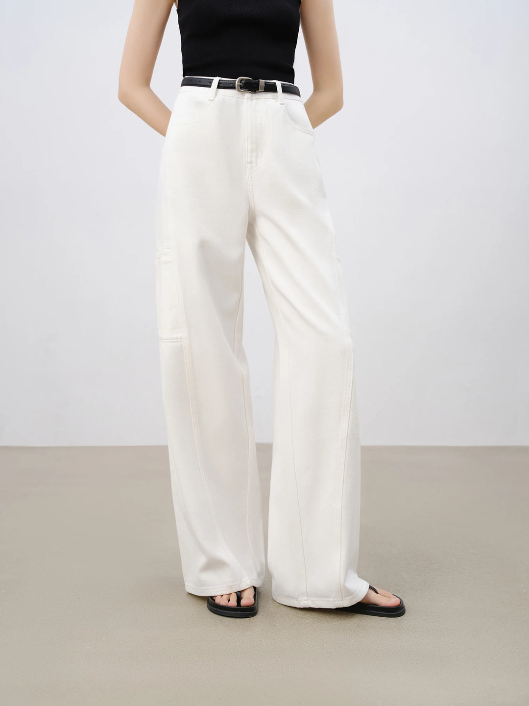 Pantalon cargo blanc élégant et ample pour femme