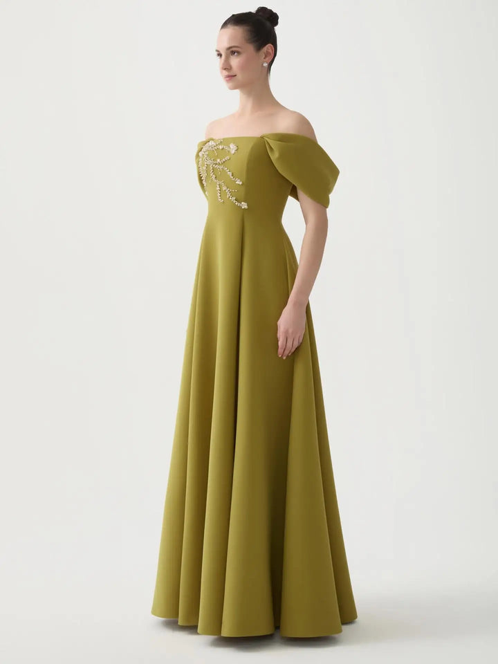 Exquisite Boat Neck Evening Party Gown