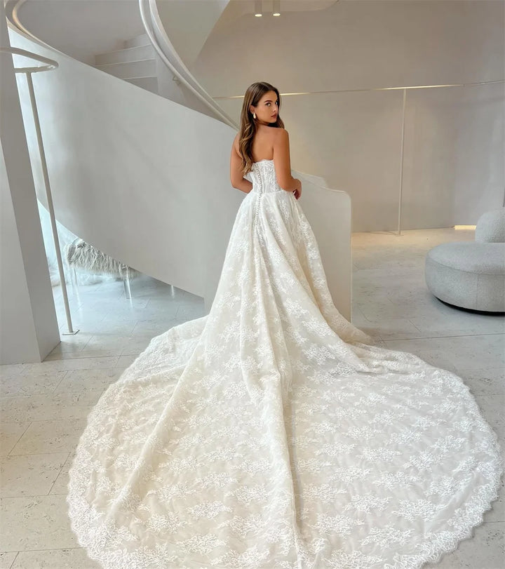Dignified Appliqués Chapel Train Bridal Dress