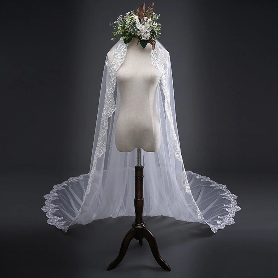 Delicate One Layer Lace Edge Bridal Veil