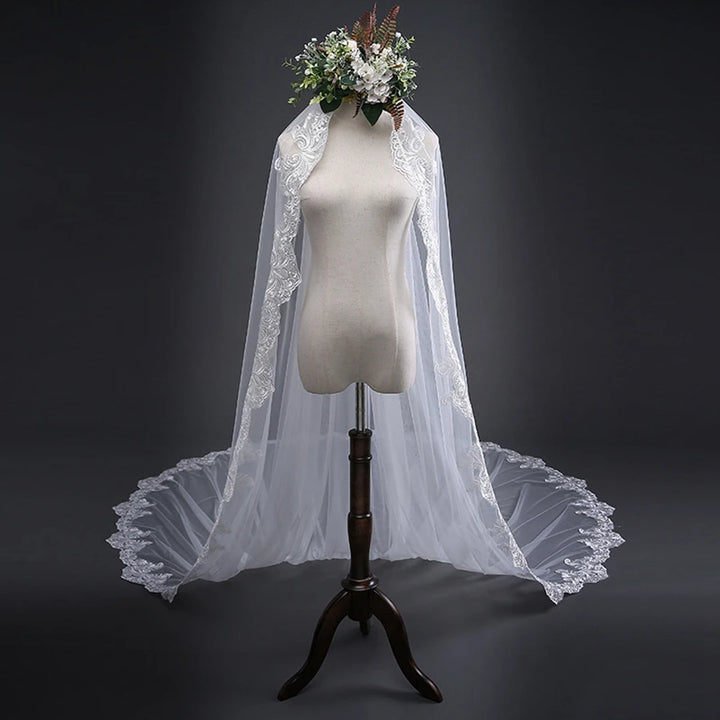 Delicate One Layer Lace Edge Bridal Veil