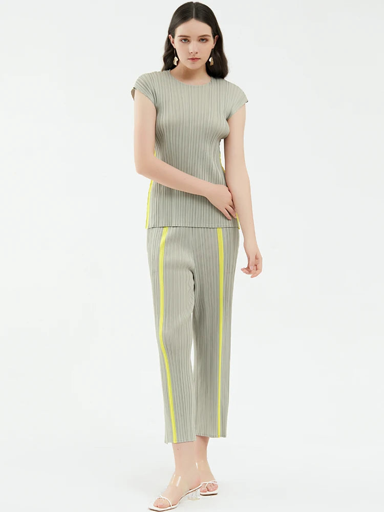 Pleated Line Two Piece Causal Dress