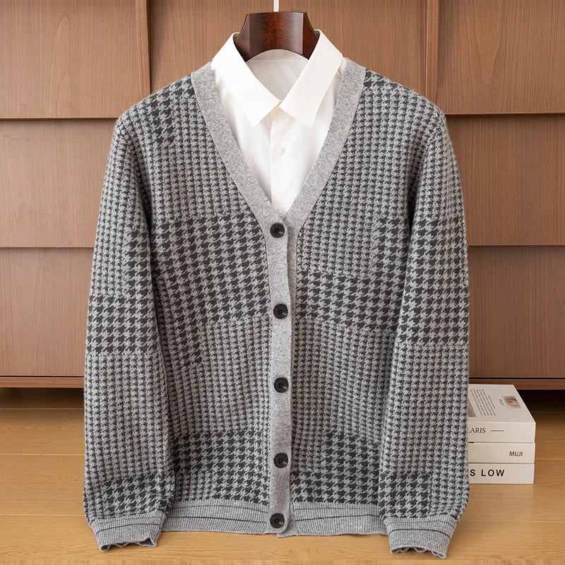 Relaxed Fit Men's V-neck Cardigan