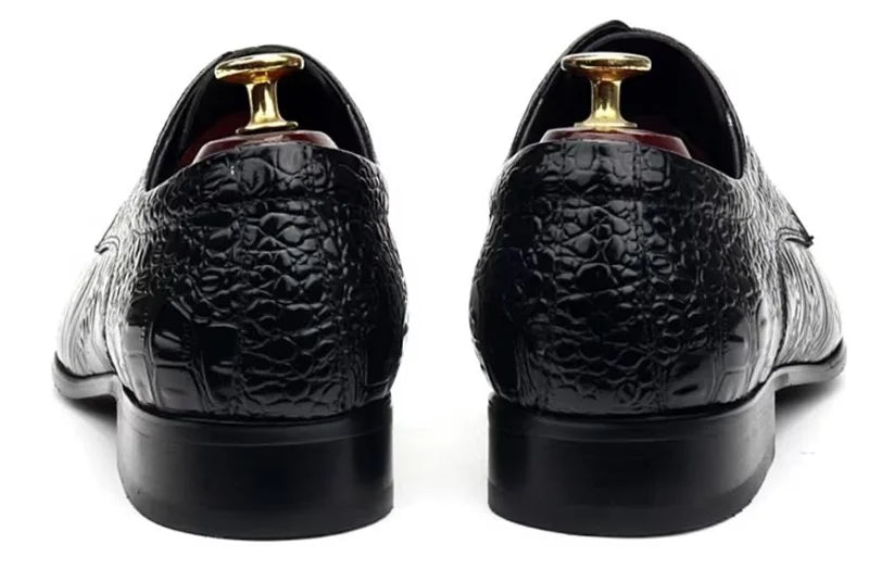 Exquisite Embossing Formal Shoes
