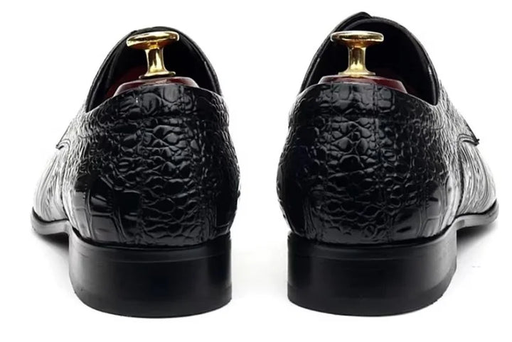Exquisite Embossing Formal Shoes