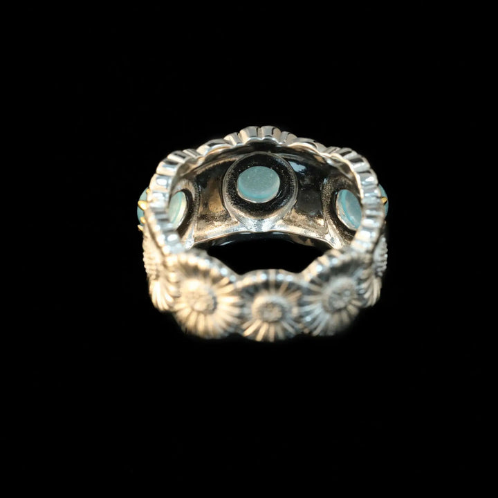 Exquisite Flower Design Engagement Ring