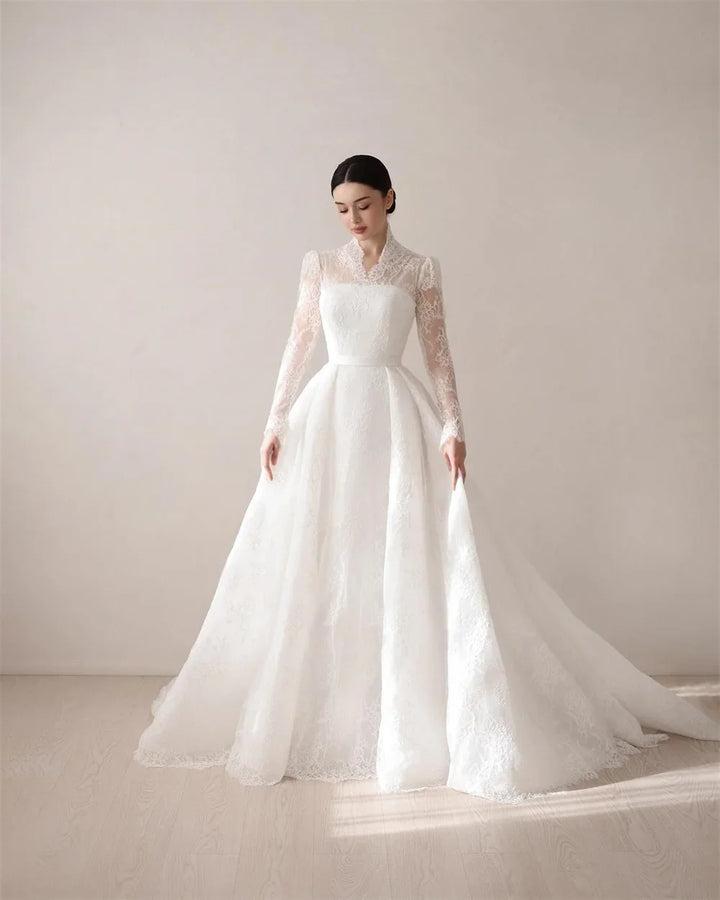 Beautiful Full V-neck Lace Wedding Dress