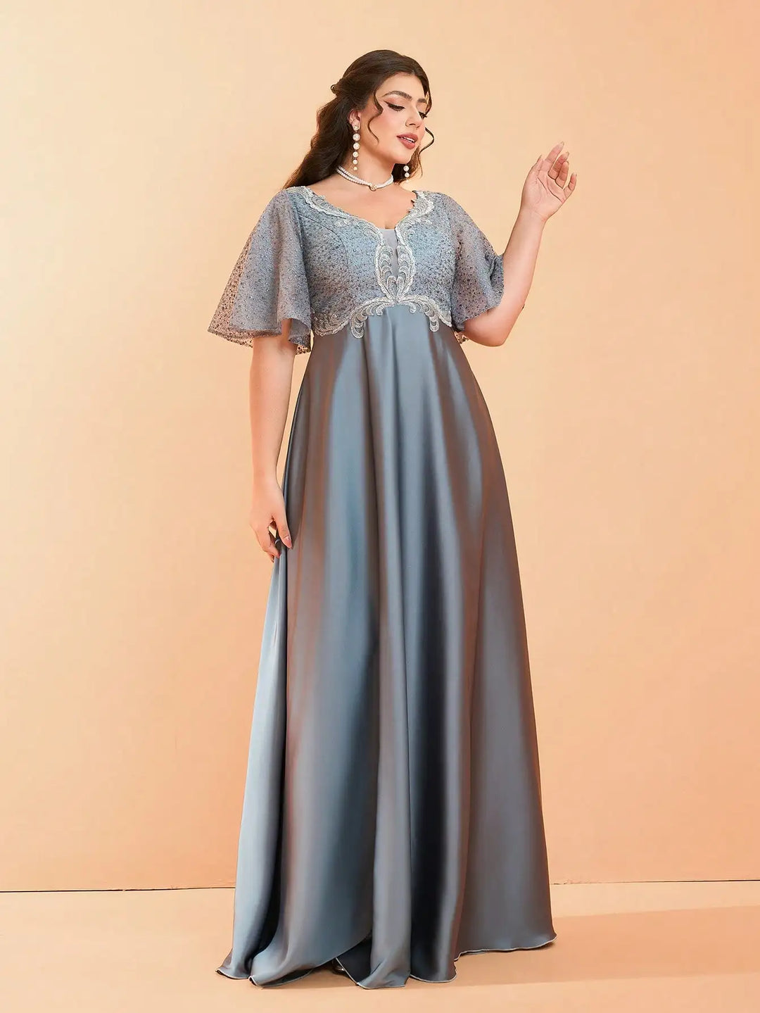 Luxurious Flared Sleeves Curvy Women's Party Gown