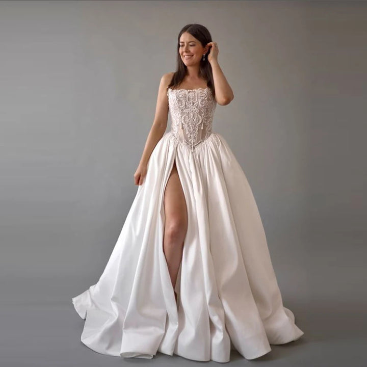 Graceful Mopping-Length Bridal Gown