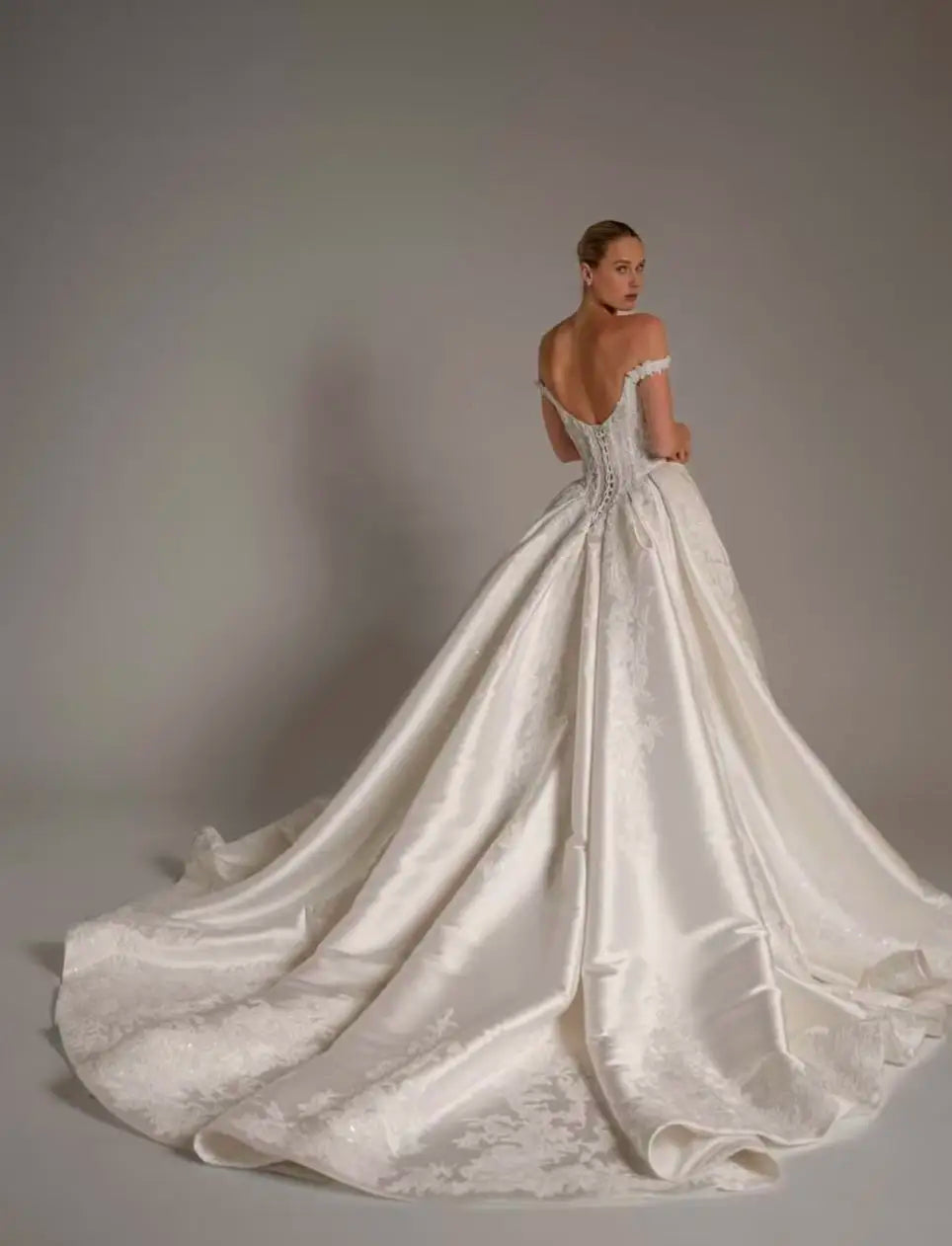 Romantic Lace Beaded Princess Wedding Dress