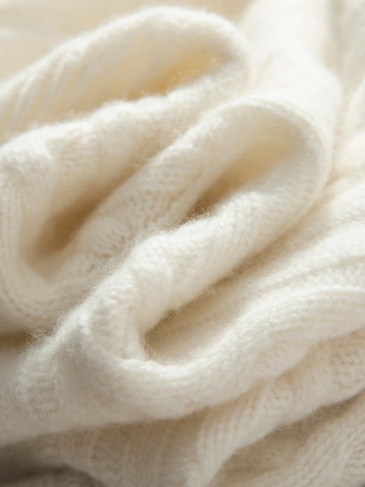 Elegant Twist Cozy Cashmere Sweater
