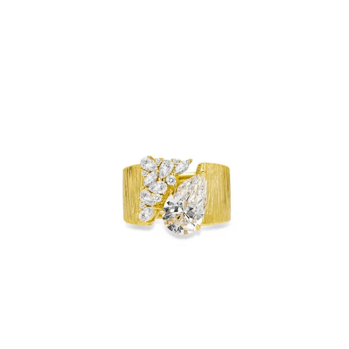 Luxury Gold Brushed Synthetic Zircon Ring