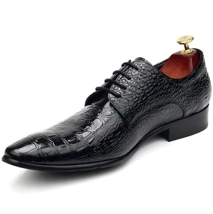Exquisite Embossing Formal Shoes