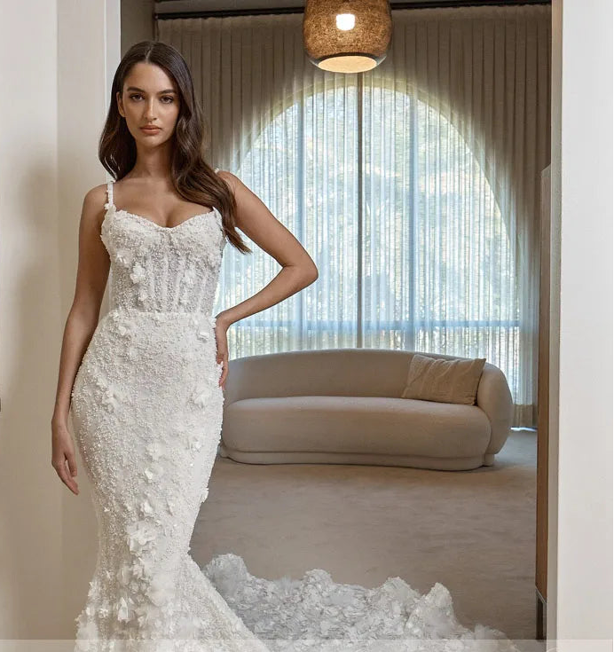 Attractive 3D Floral Lace Bridal Gown