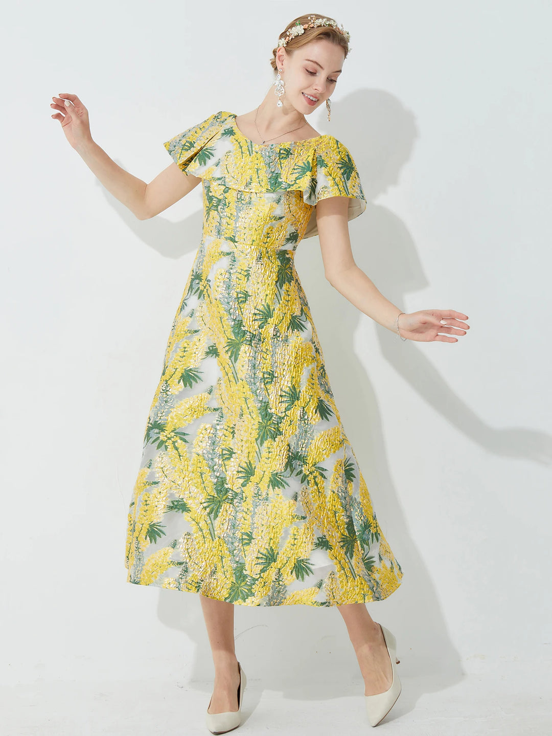 Stylish Waist-Cinching Cocktail Dress