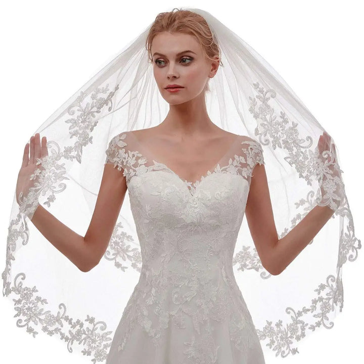 Elegant Short 2 Tier Lace Wedding Veil