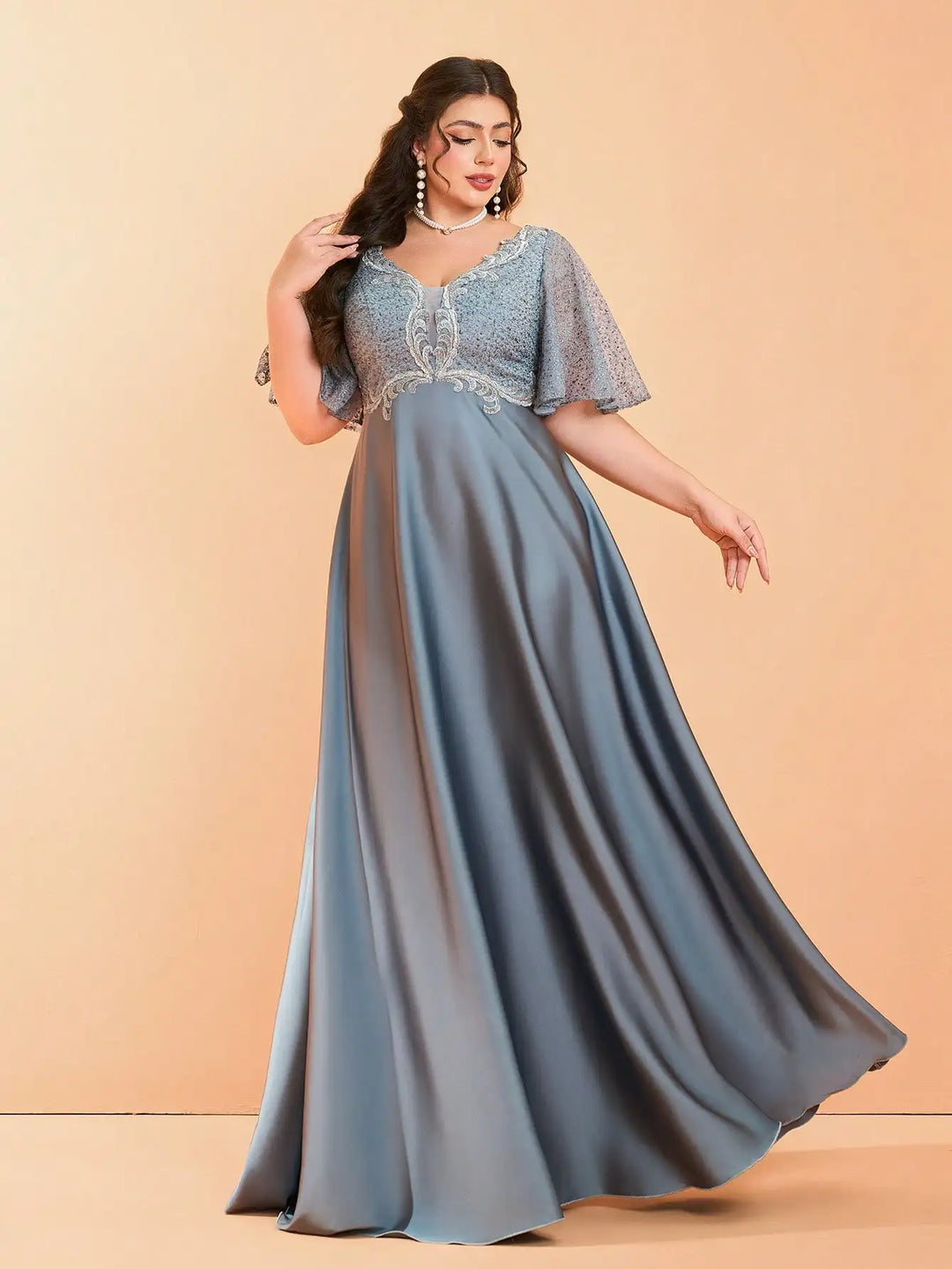 Luxurious Flared Sleeves Curvy Women's Party Gown
