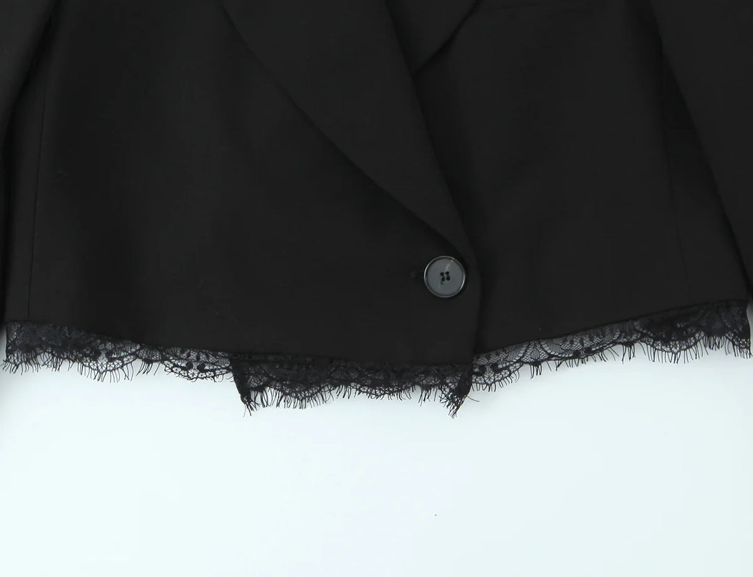 Gorgeous Double-breasted Black Crop Blazer