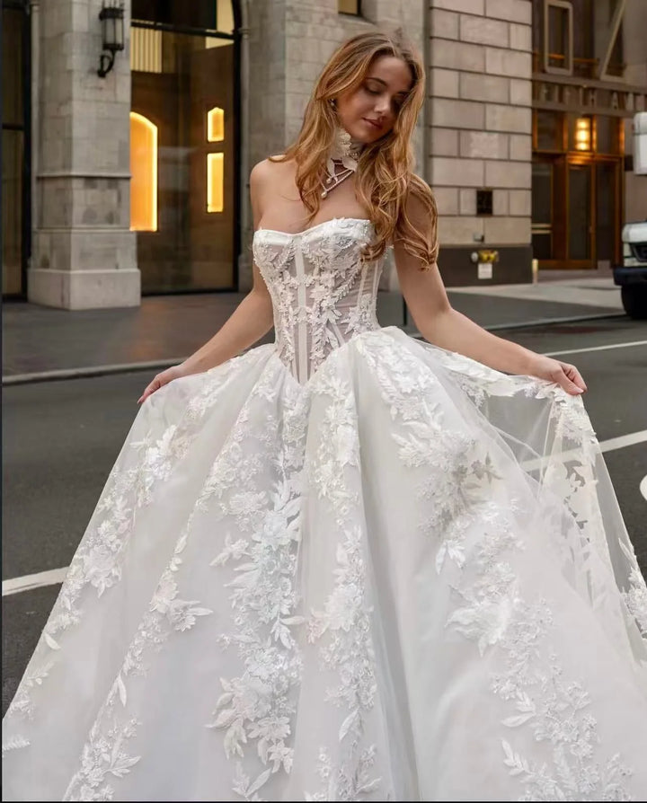 Exquisite A-Line Appliques Bridal Dress