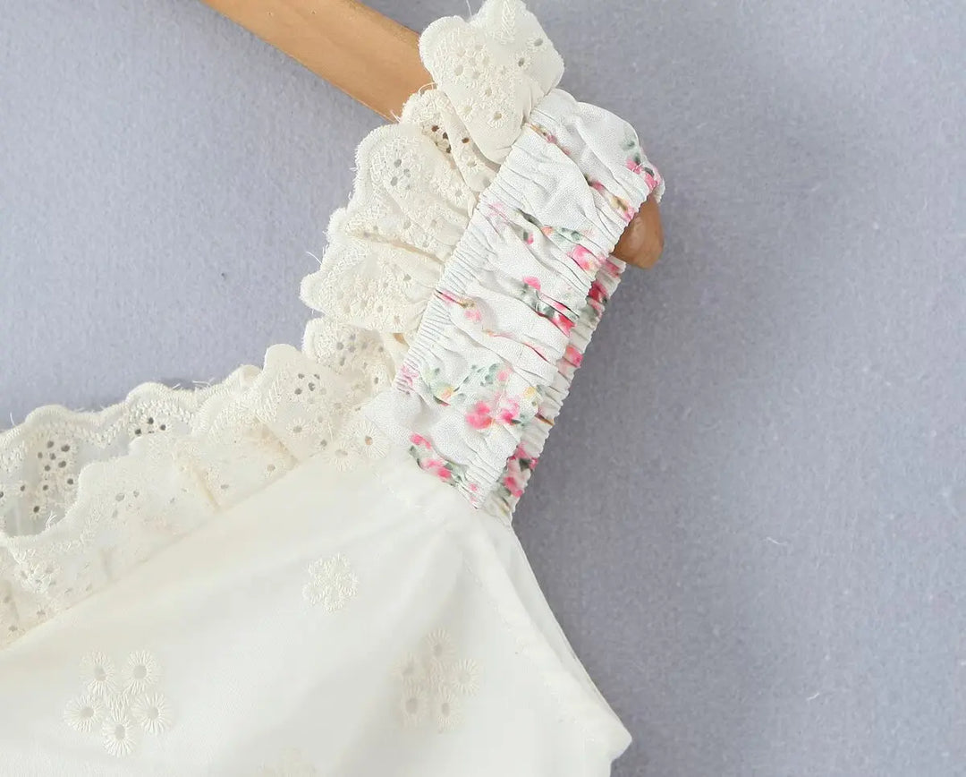 Sweet Floral Embroidery Tank Top