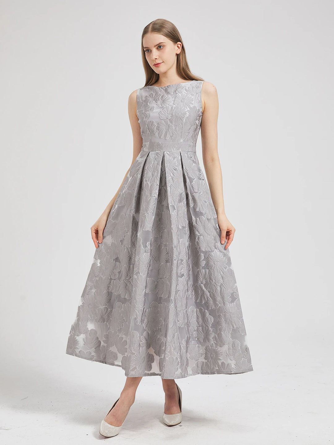 Robe de soirée moderne en organza brodé