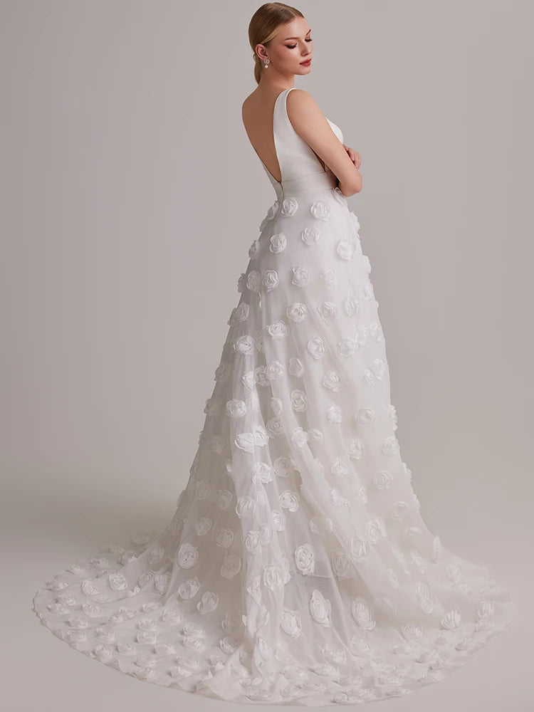 Regal Three-dimensional Flower Applique Wedding Dress