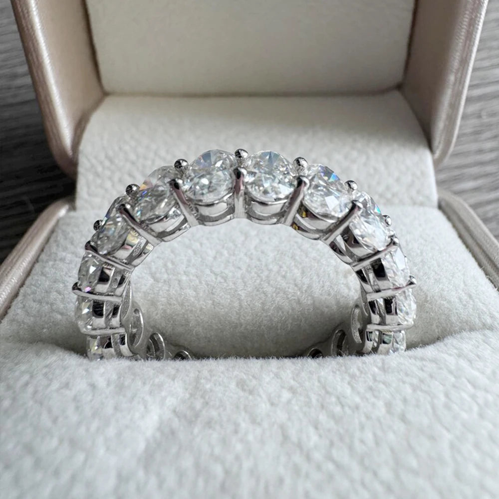 Charming Oval Cut Moissanite Ring