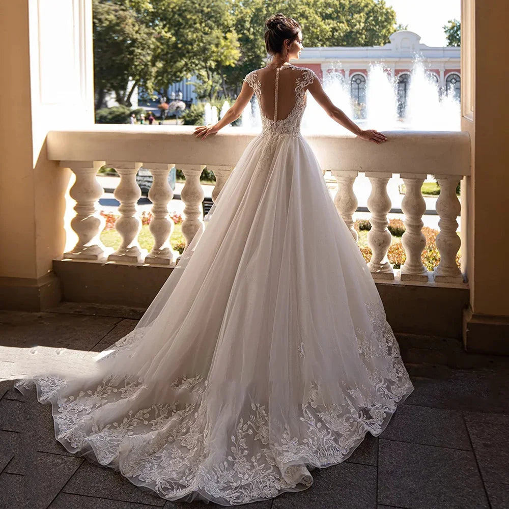 Fashionable Jewel Neck Wedding Dress