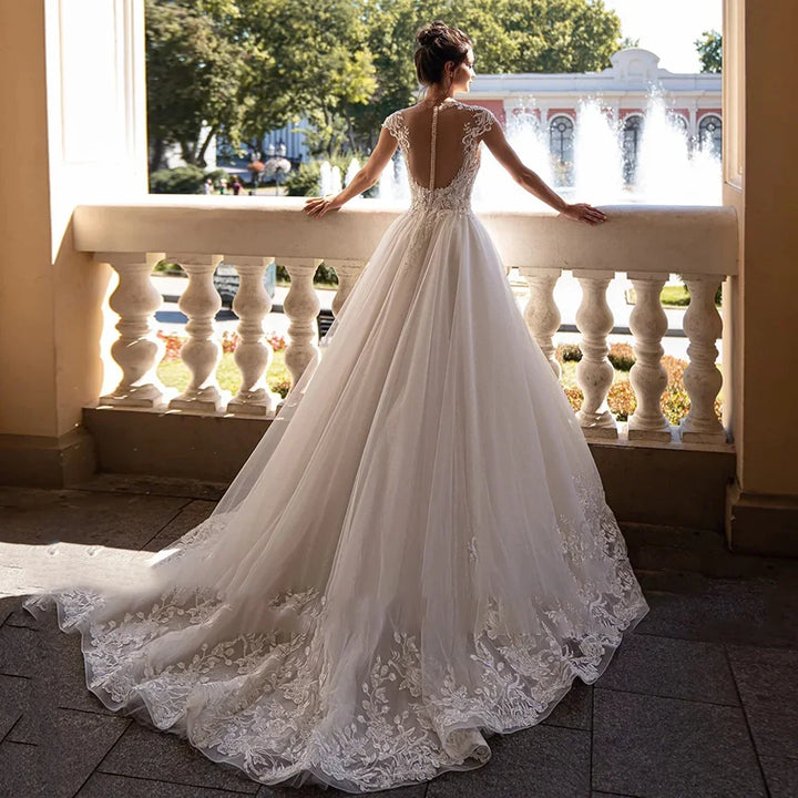 Fashionable Jewel Neck Wedding Dress