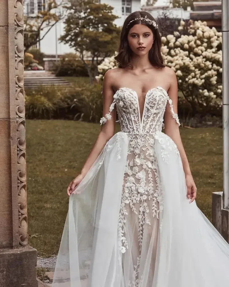 Lovely Full Lace Sweetheart Bridal Dress