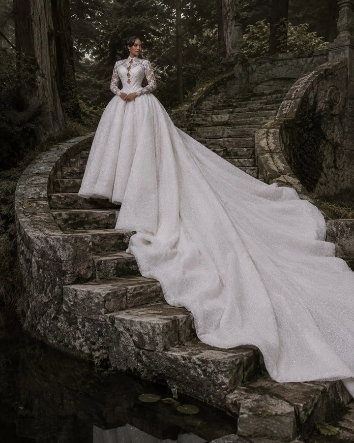 Romantic Retro High-Neck Lace Bridal Dress