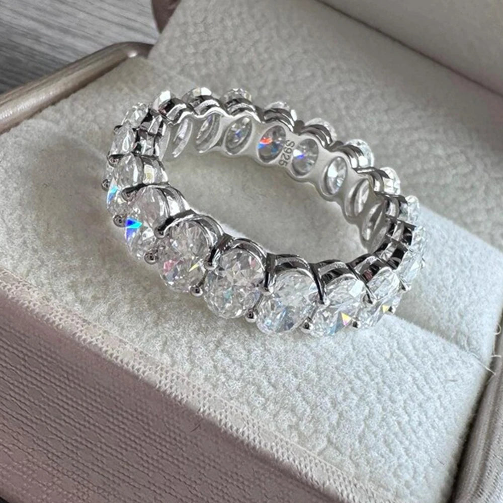 Charming Oval Cut Moissanite Ring