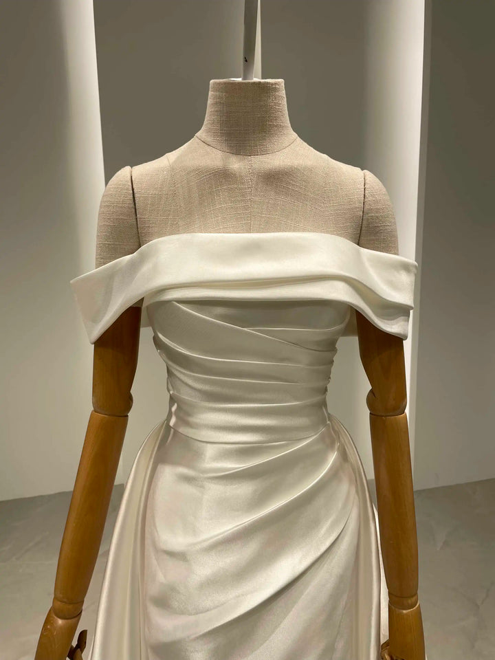 Robe de mariée élégante en satin coupe trapèze pour femme