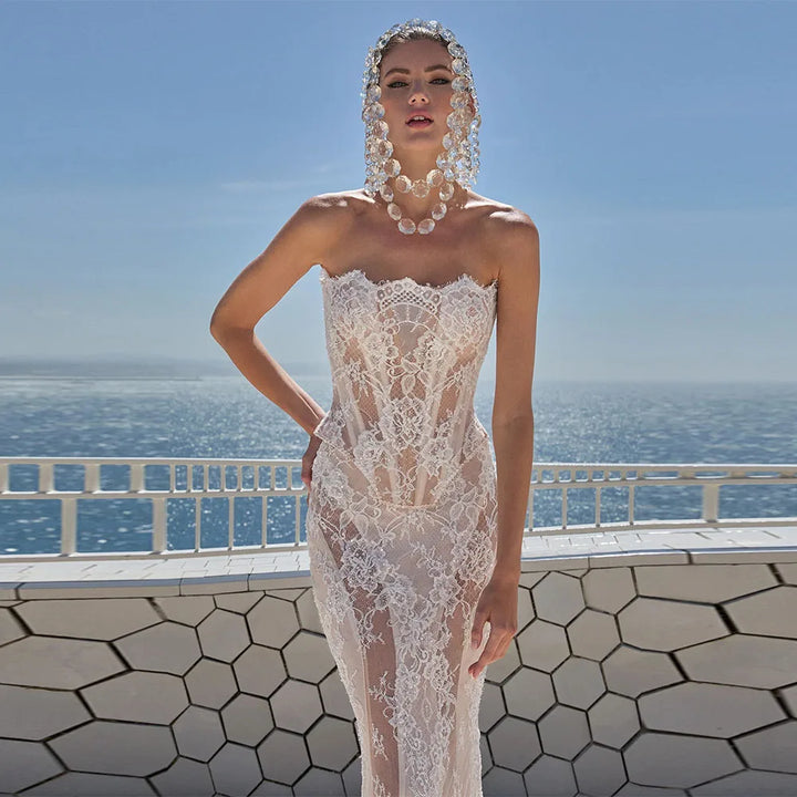 Attractive Lace Appliques Wedding Dress