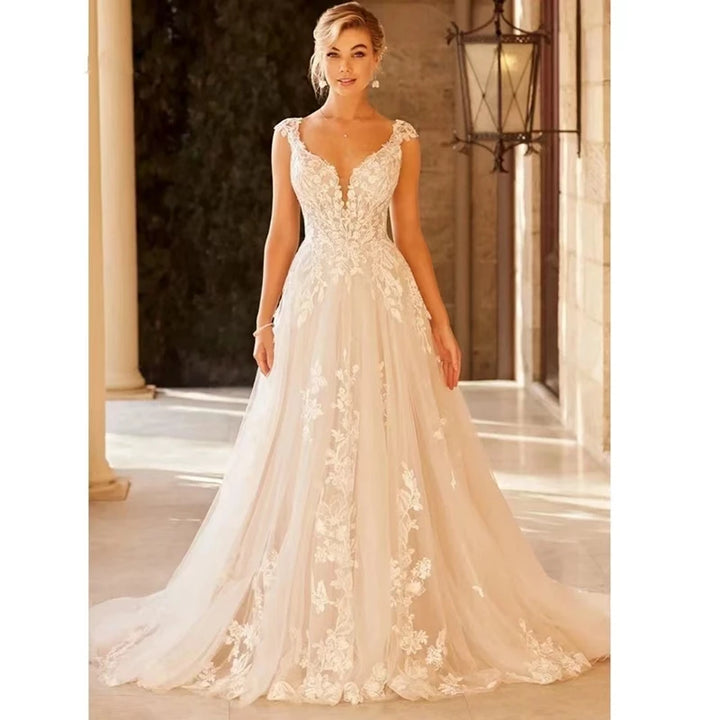 Modern Appliques Sweep Train Bridal Dress