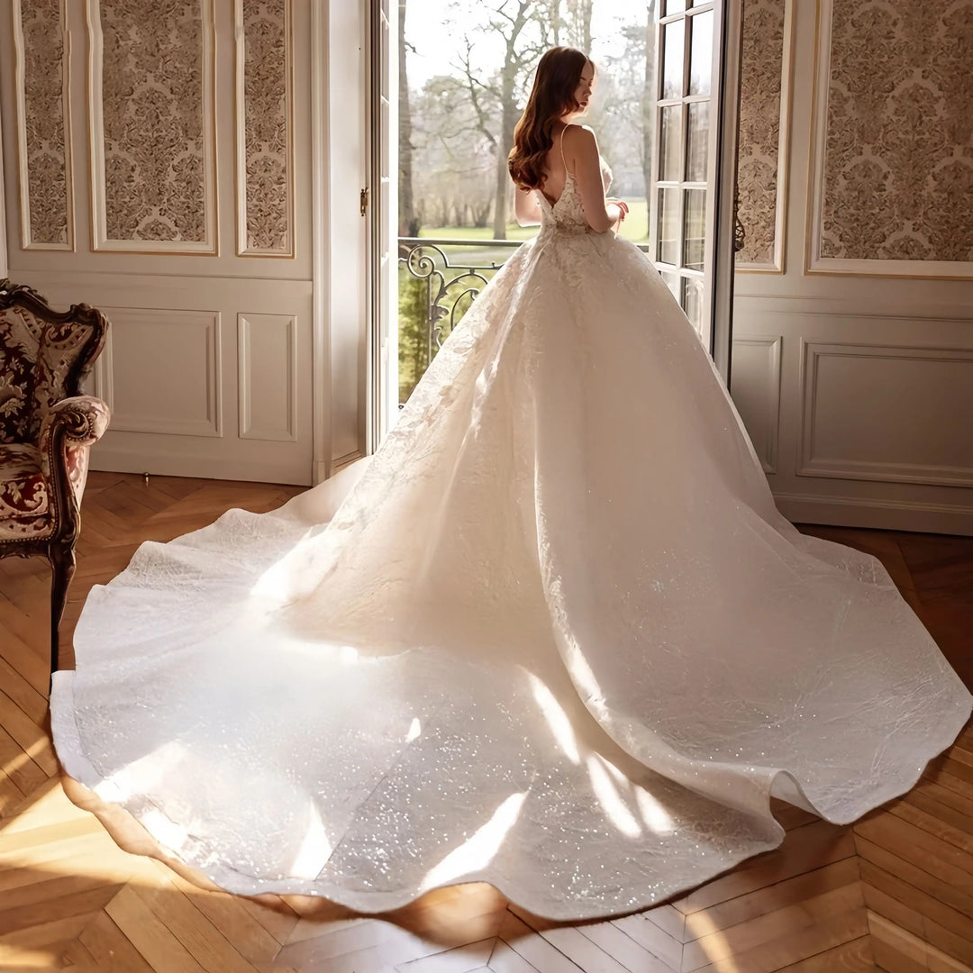 Exquisite Sweetheart Ball Gown Wedding Dress