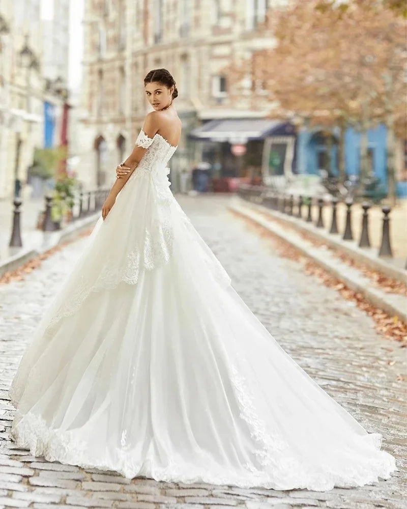 Delicate A-Line Lace Bridal Gown