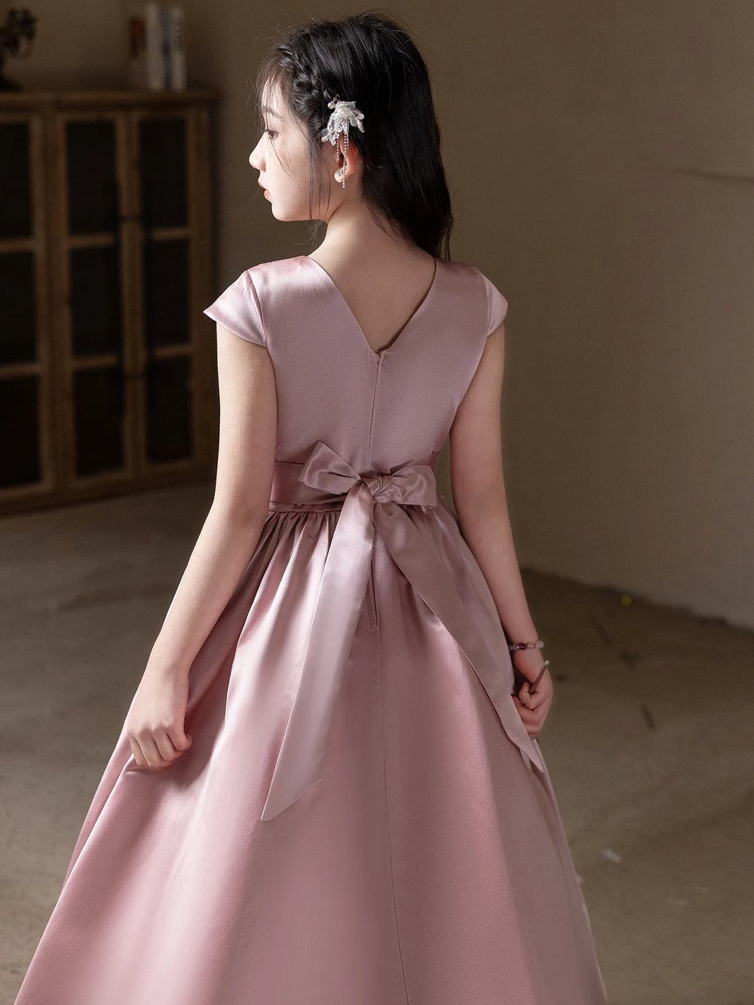 Alluring Floor-Length Girl&