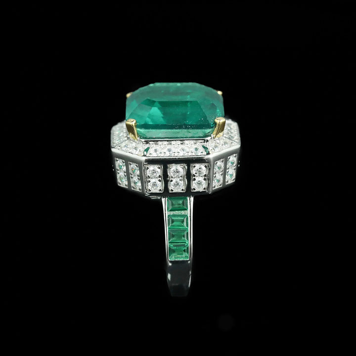 Exquisite Emerald Cocktail Ring