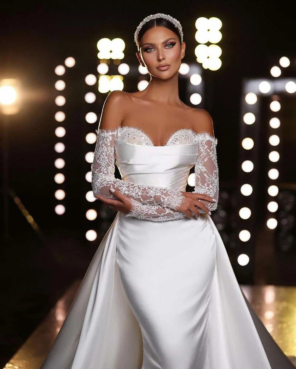 Off Shoulder Bridal Dress With Detachable Train