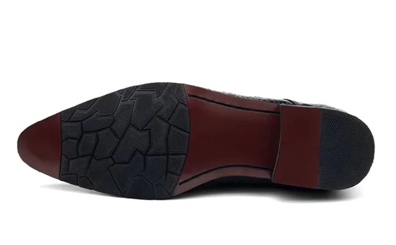 Exquisite Embossing Formal Shoes